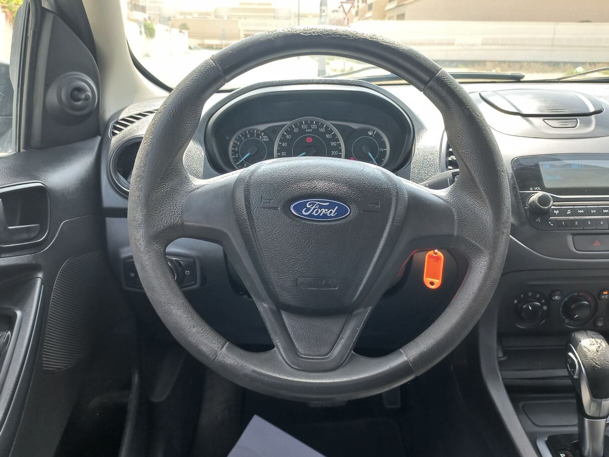 Car image 16
