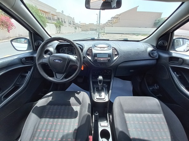 Car image 14