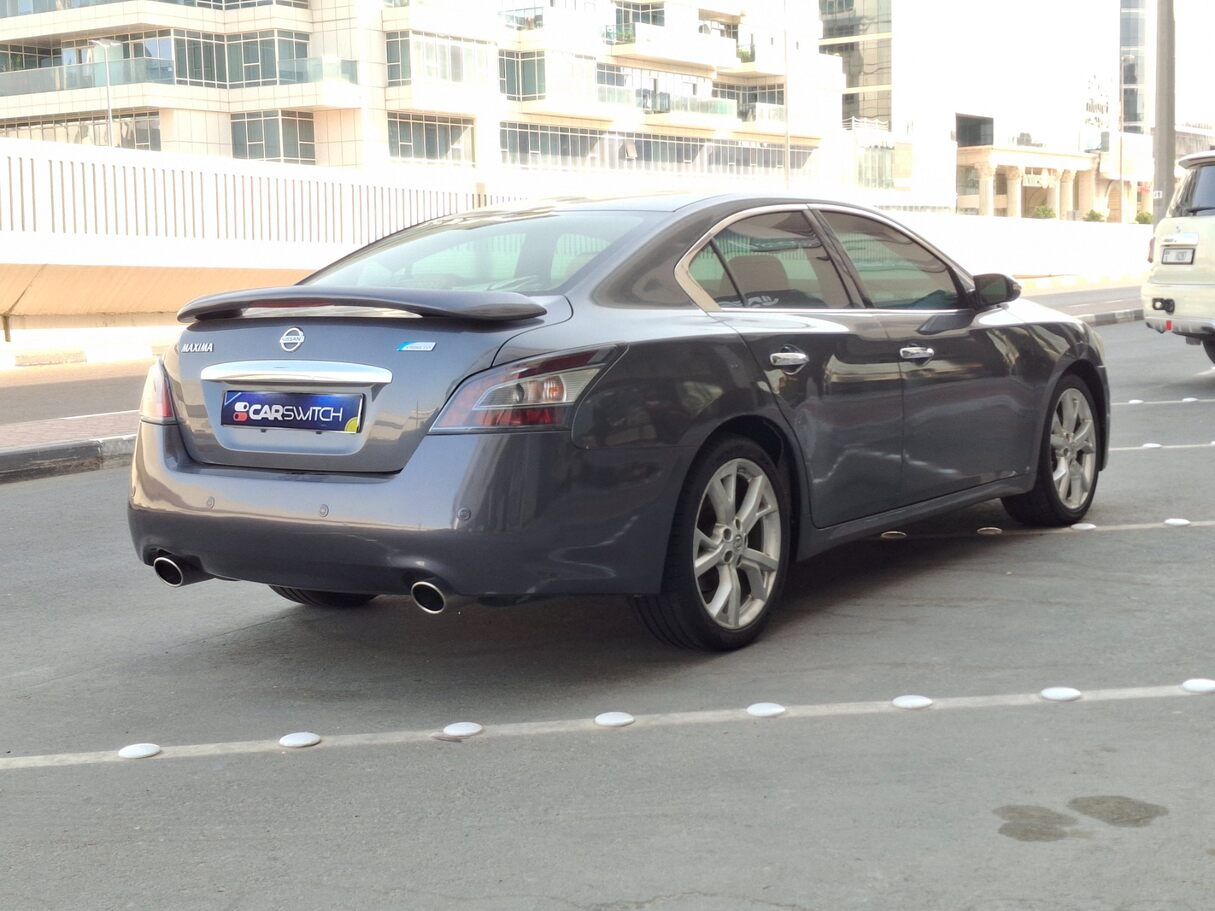 Car image 5