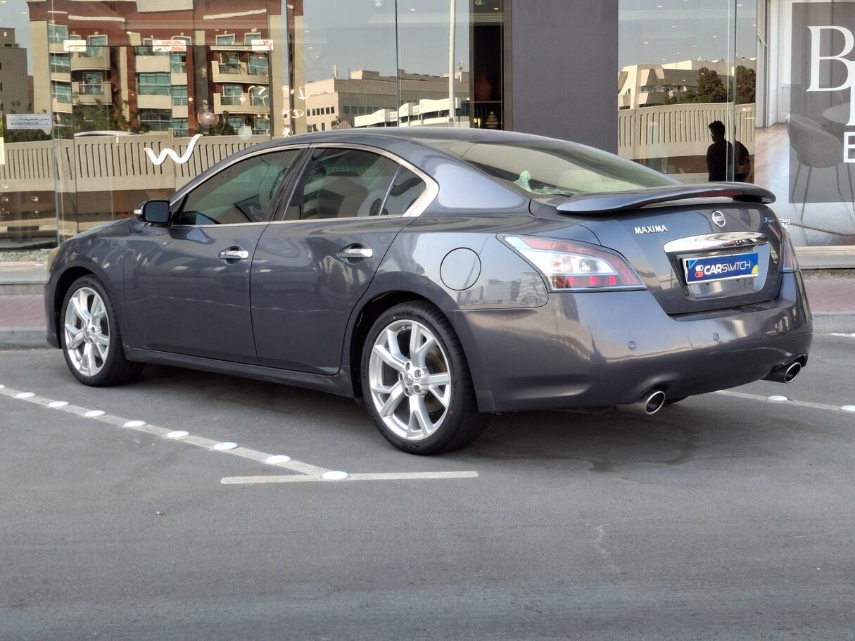 Car image 7