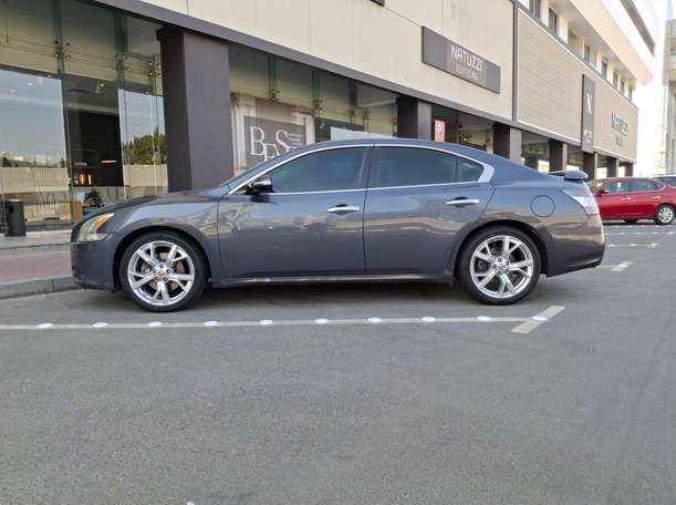 Car image 8