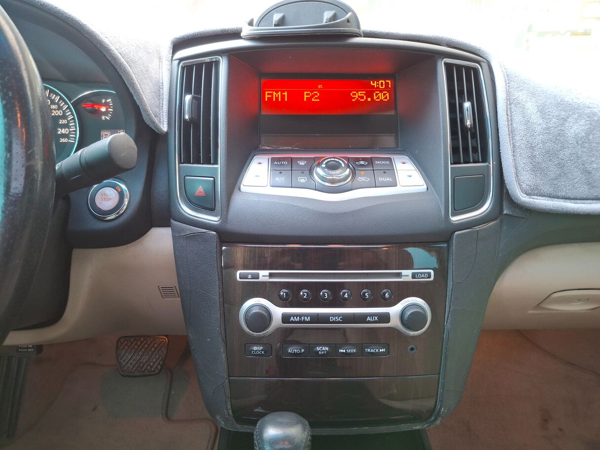 Car image 16