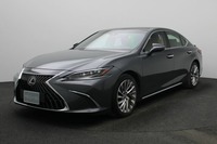 Used 2022 Lexus ES350 for sale in Dubai