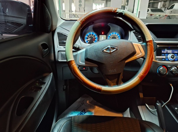 Car image 17