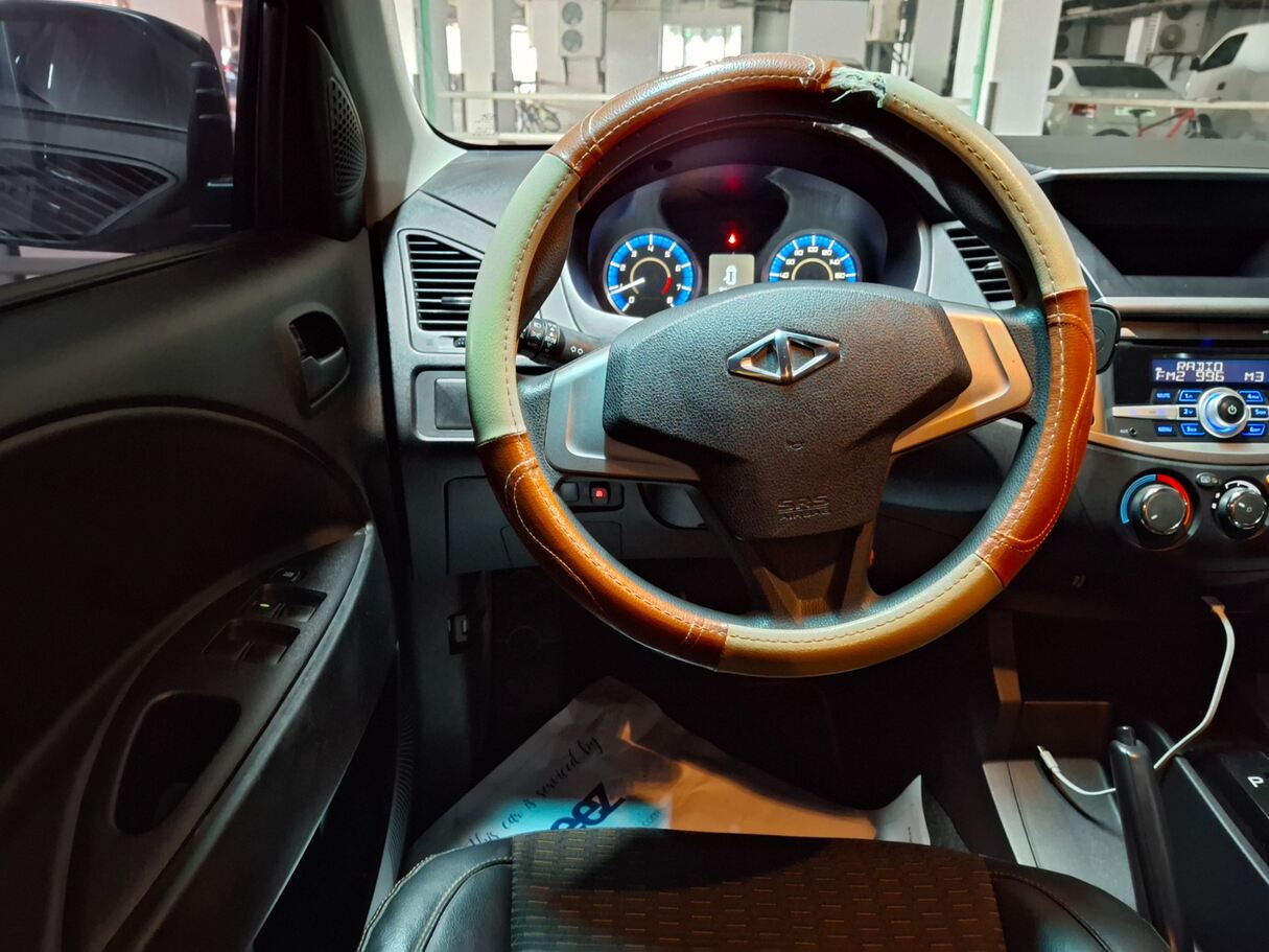 Car image 17