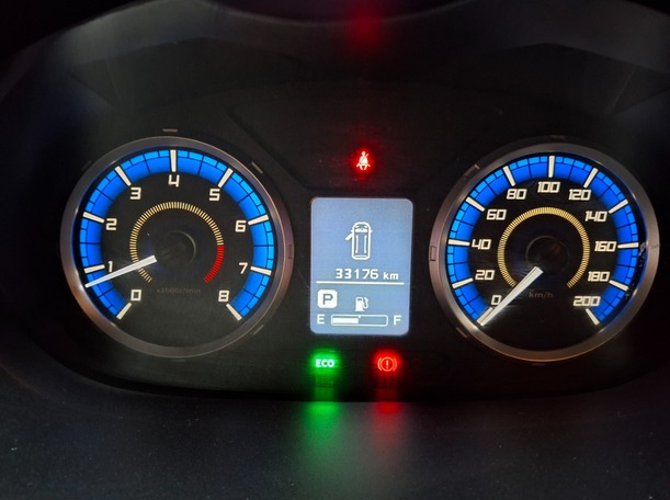 Car image 18