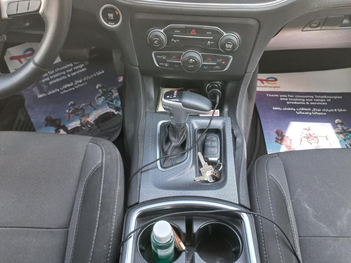 Car image 16