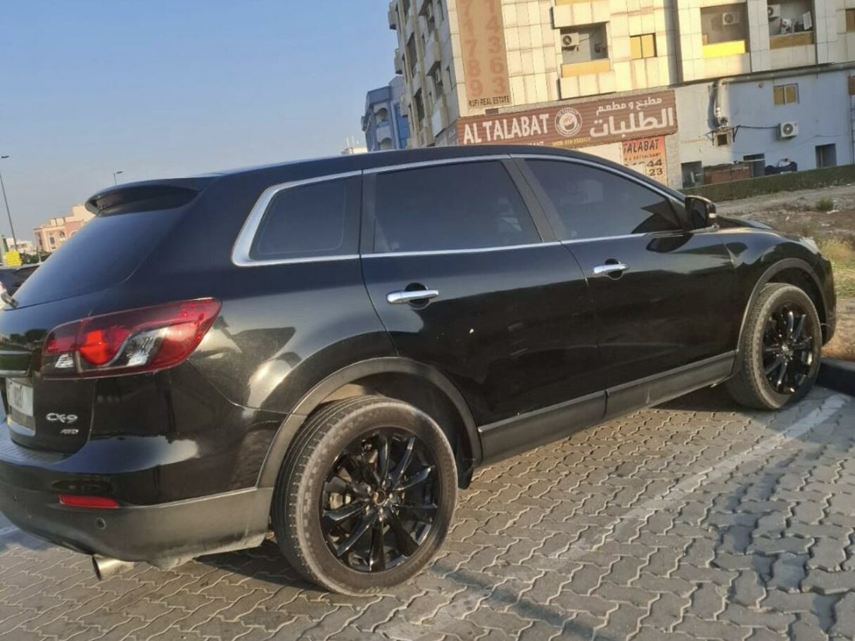 Car image 7