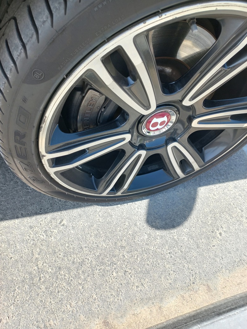 Used 2015 Bentley Continental for sale in Abu Dhabi