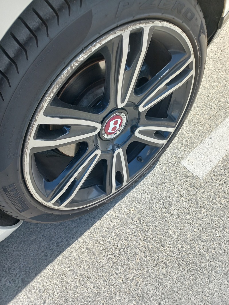 Used 2015 Bentley Continental for sale in Abu Dhabi