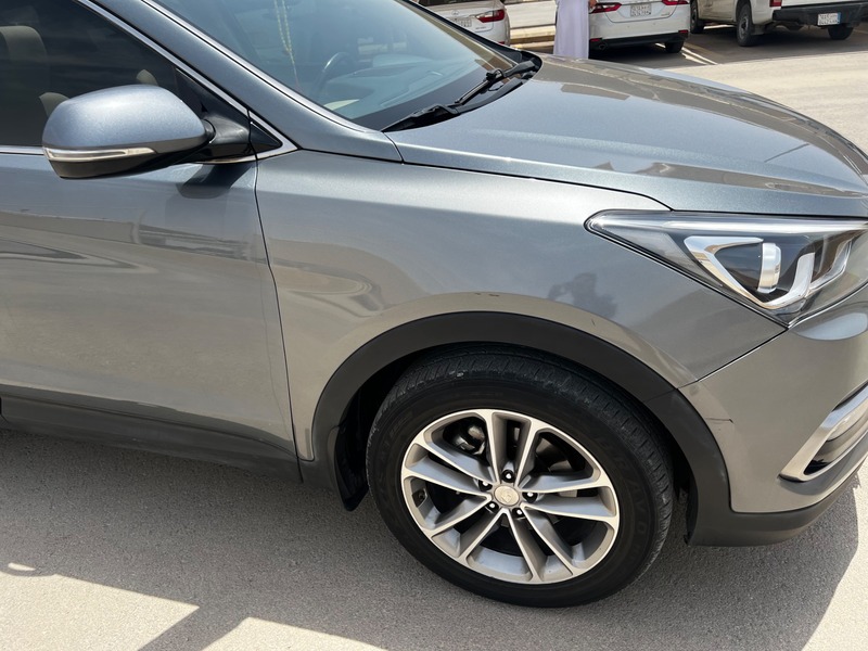 Used 2018 Hyundai Santa Fe for sale in Riyadh