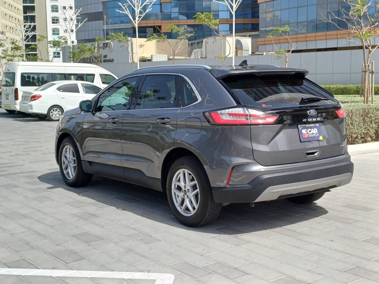 Car image 7