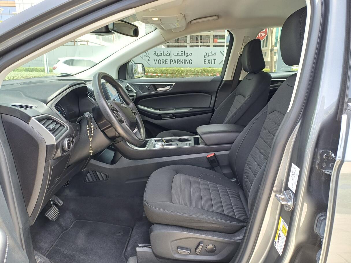 Car image 12