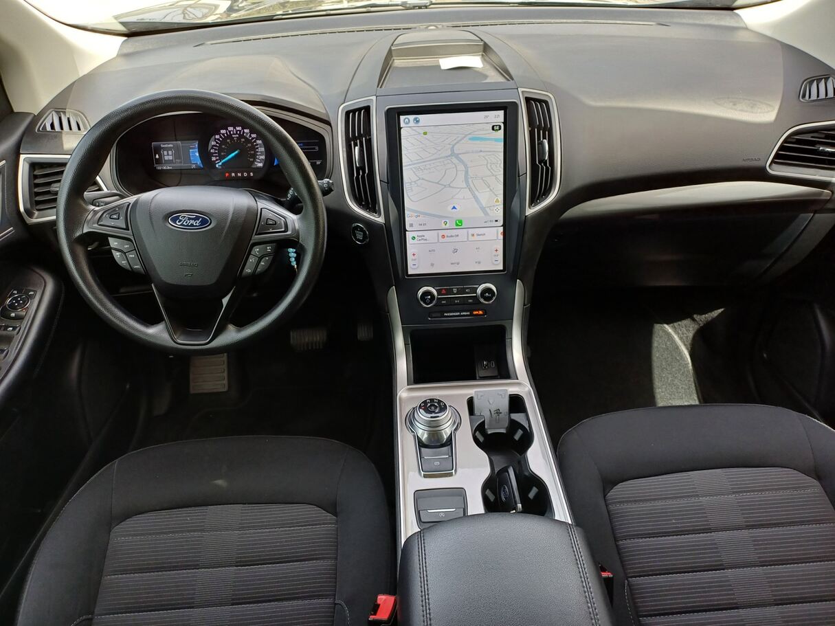Car image 15