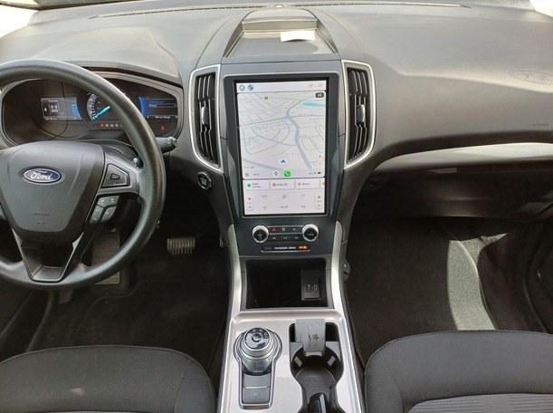Car image 17