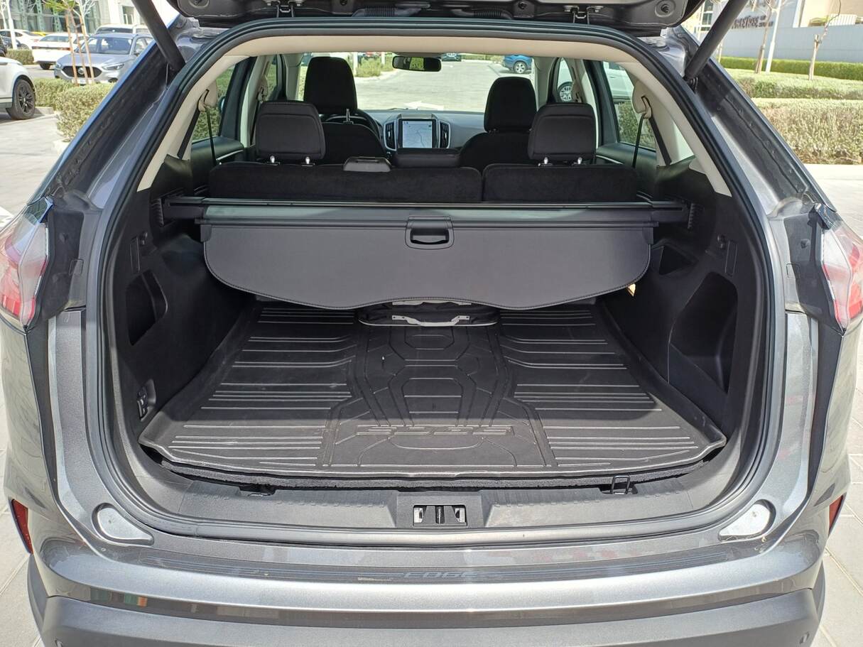Car image 20
