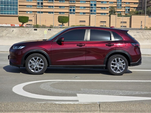 Car image 8