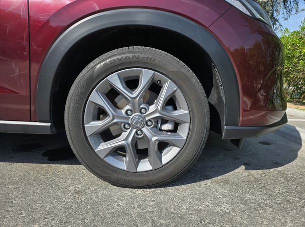 Car image 9