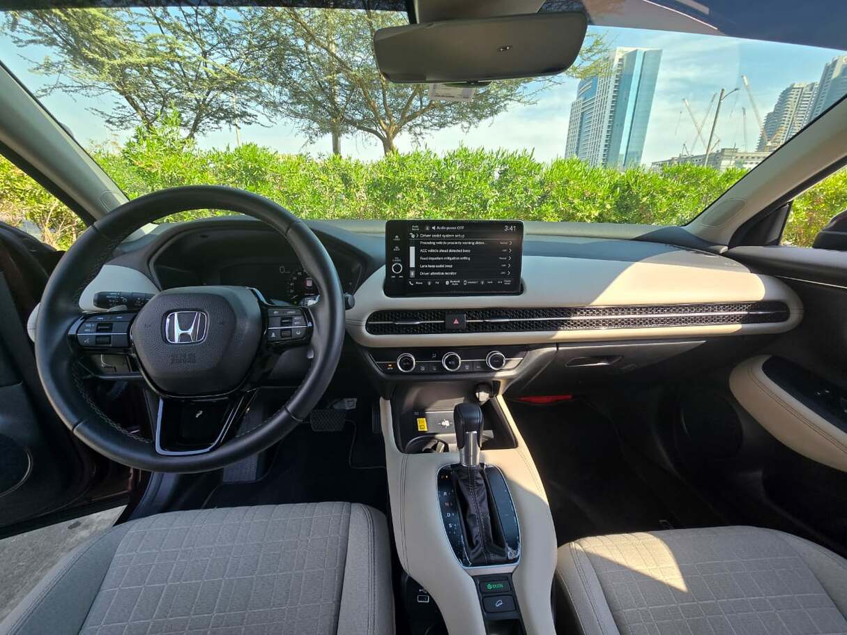 Car image 15