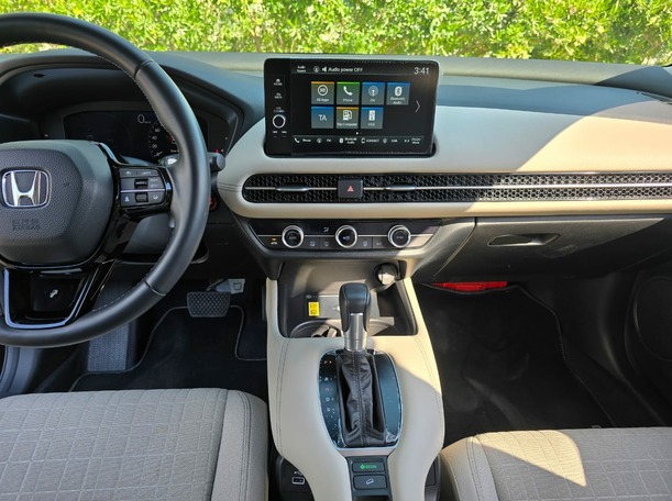 Car image 16