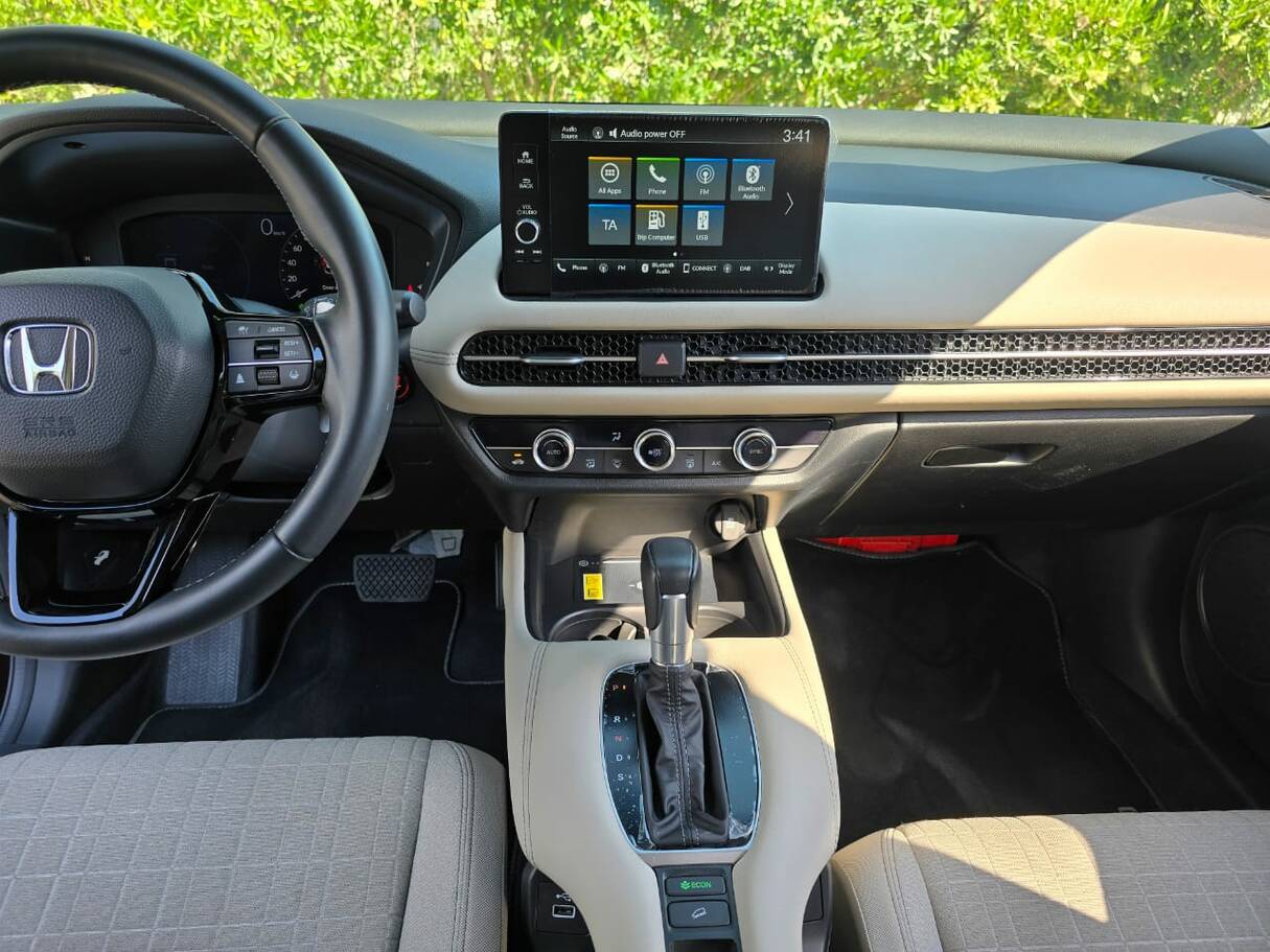 Car image 16