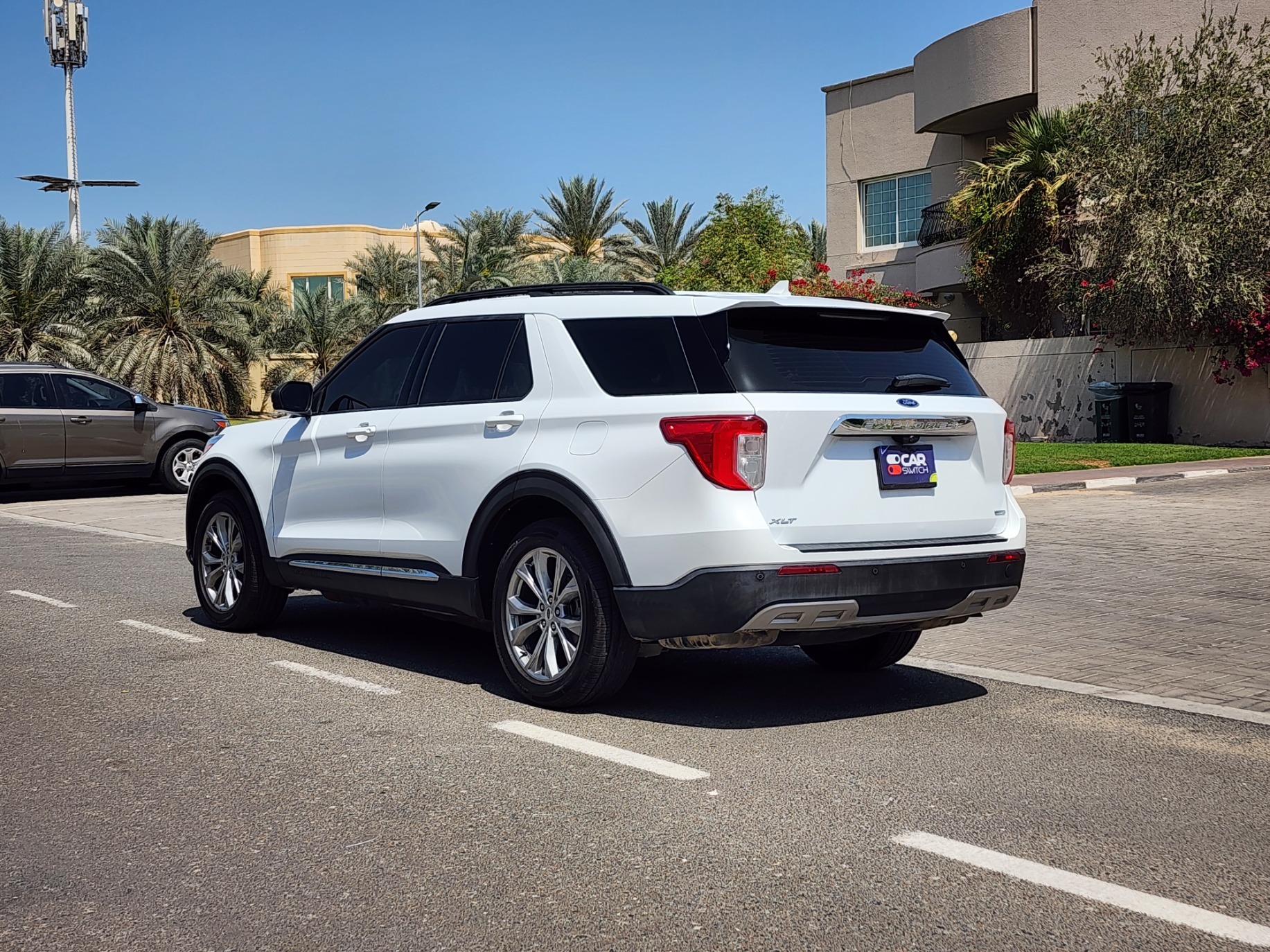 Car image 7