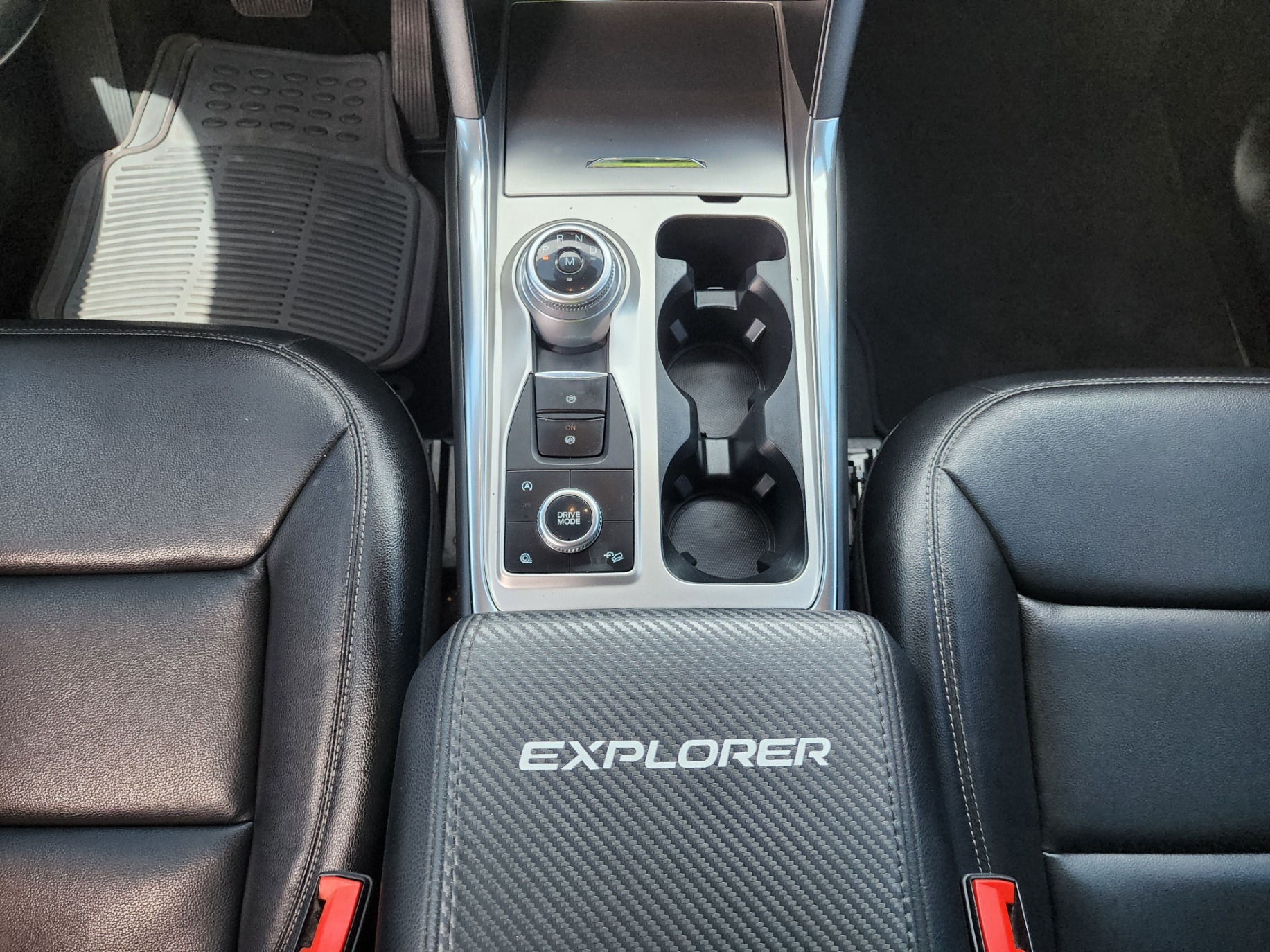 Car image 16