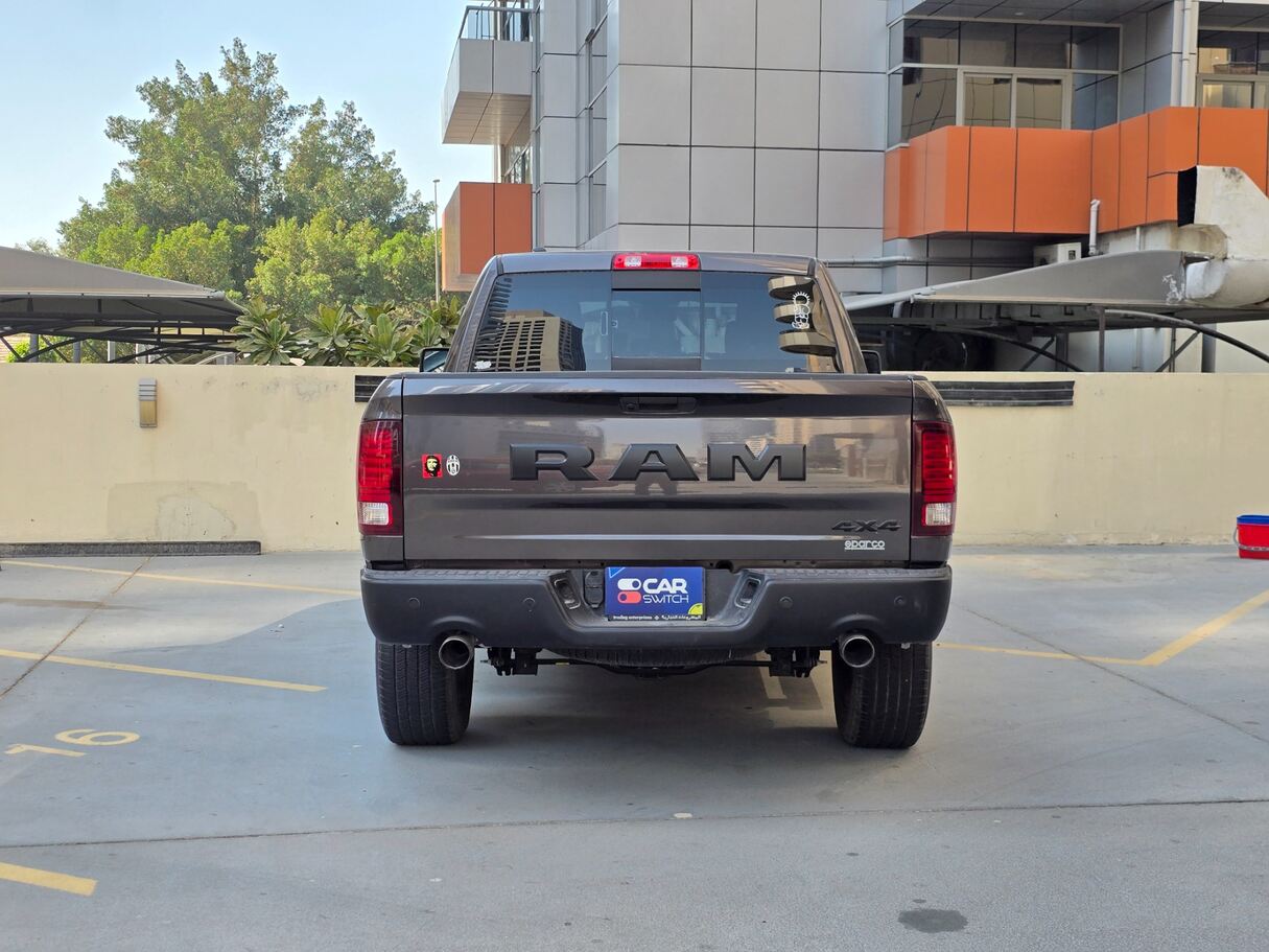 Car image 6
