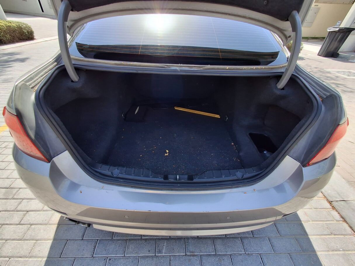Car image 19