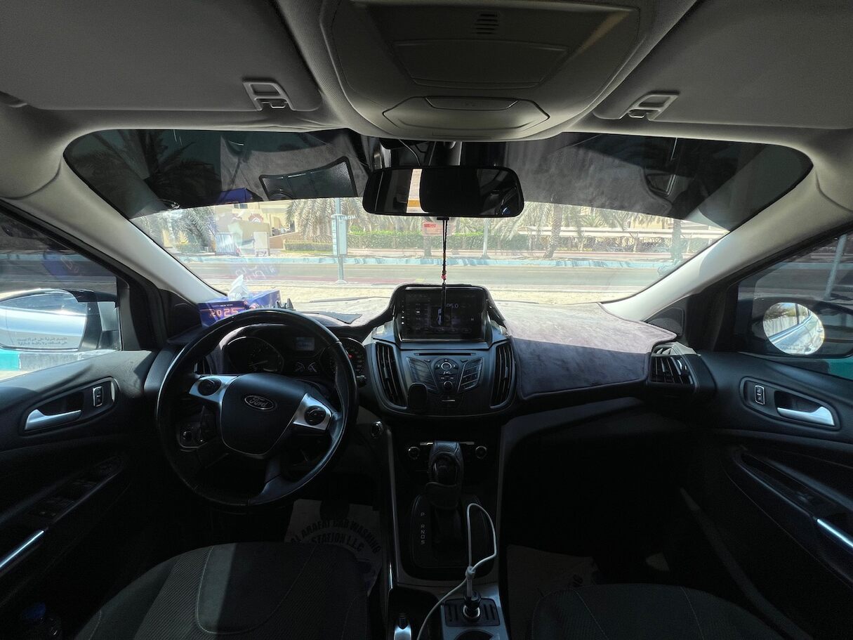 Car image 14