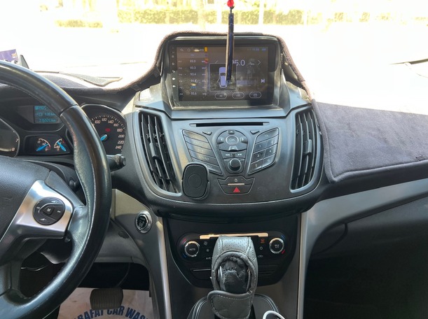 Car image 16
