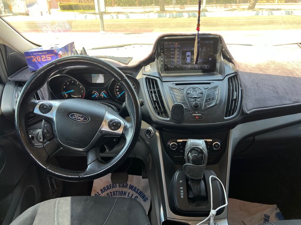 Car image 18