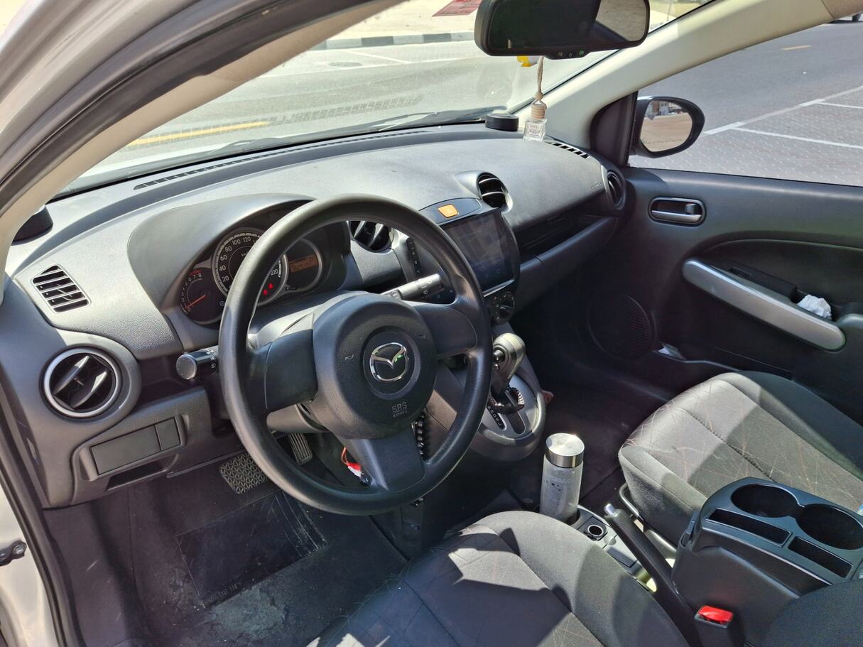 Car image 11