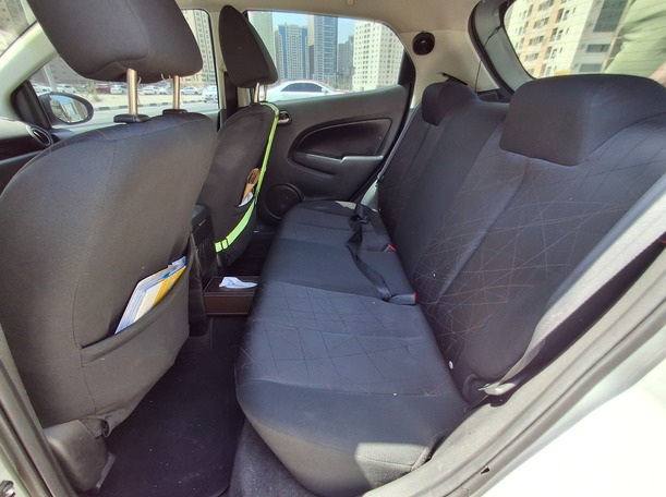 Car image 13