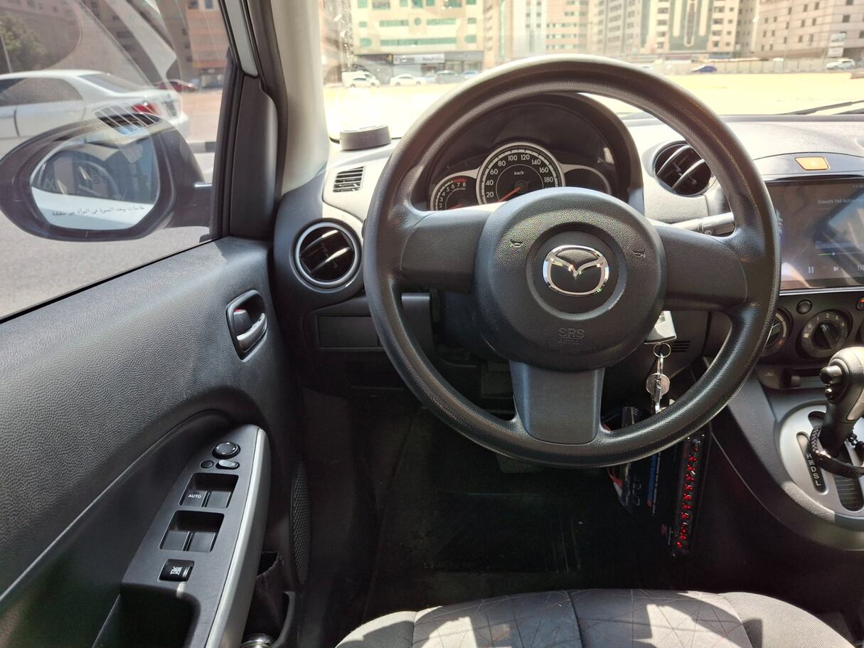 Car image 17