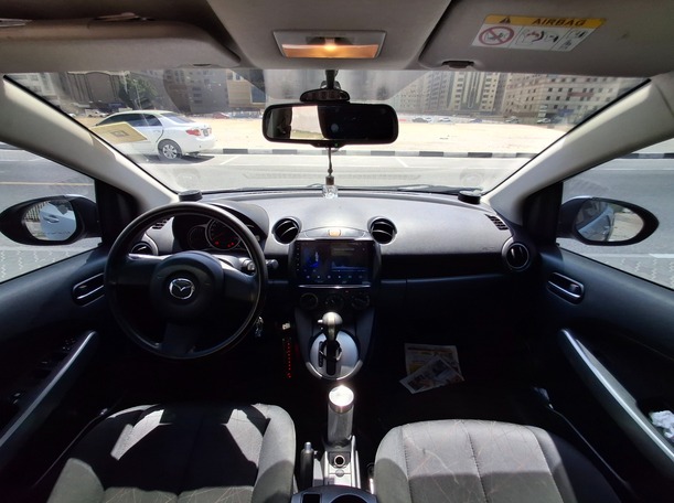Car image 14