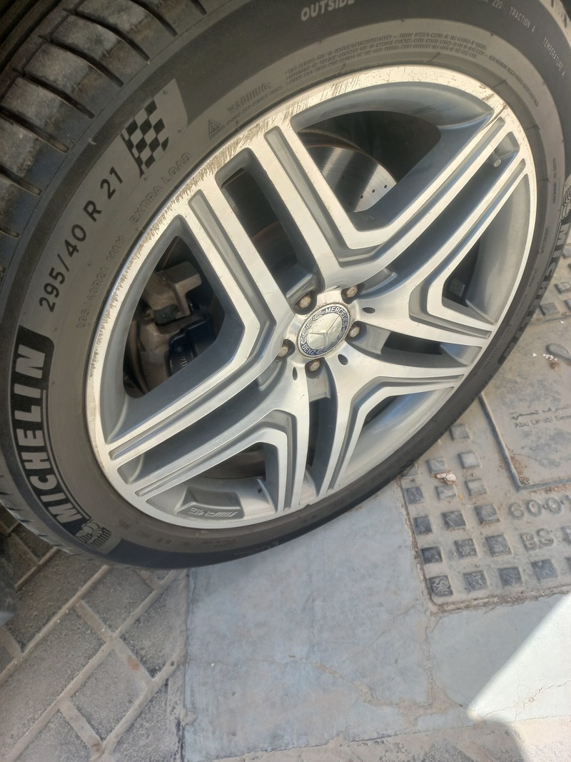 Used 2015 Mercedes GL500 for sale in Abu Dhabi