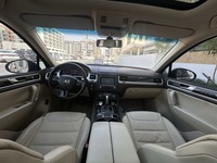 Used 2016 Volkswagen Touareg for sale in Dubai