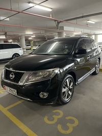 Used 2015 Nissan Pathfinder for sale in Abu Dhabi