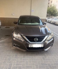 مستعمله 2017 نيسان ألتيما للبيع فى عجمان