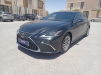 مستعمله 2019 لكزس ES350 للبيع فى الرياض