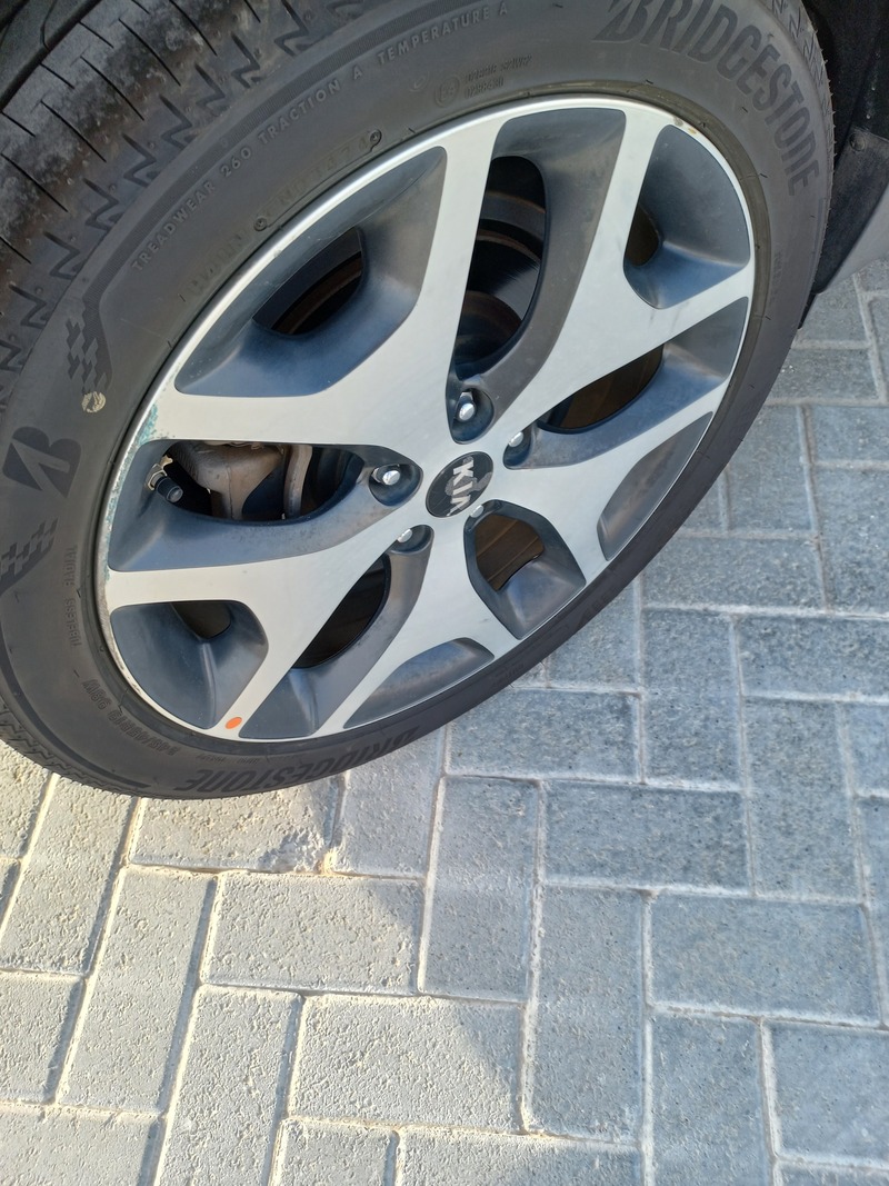Used 2018 Kia Sportage for sale in Abu Dhabi