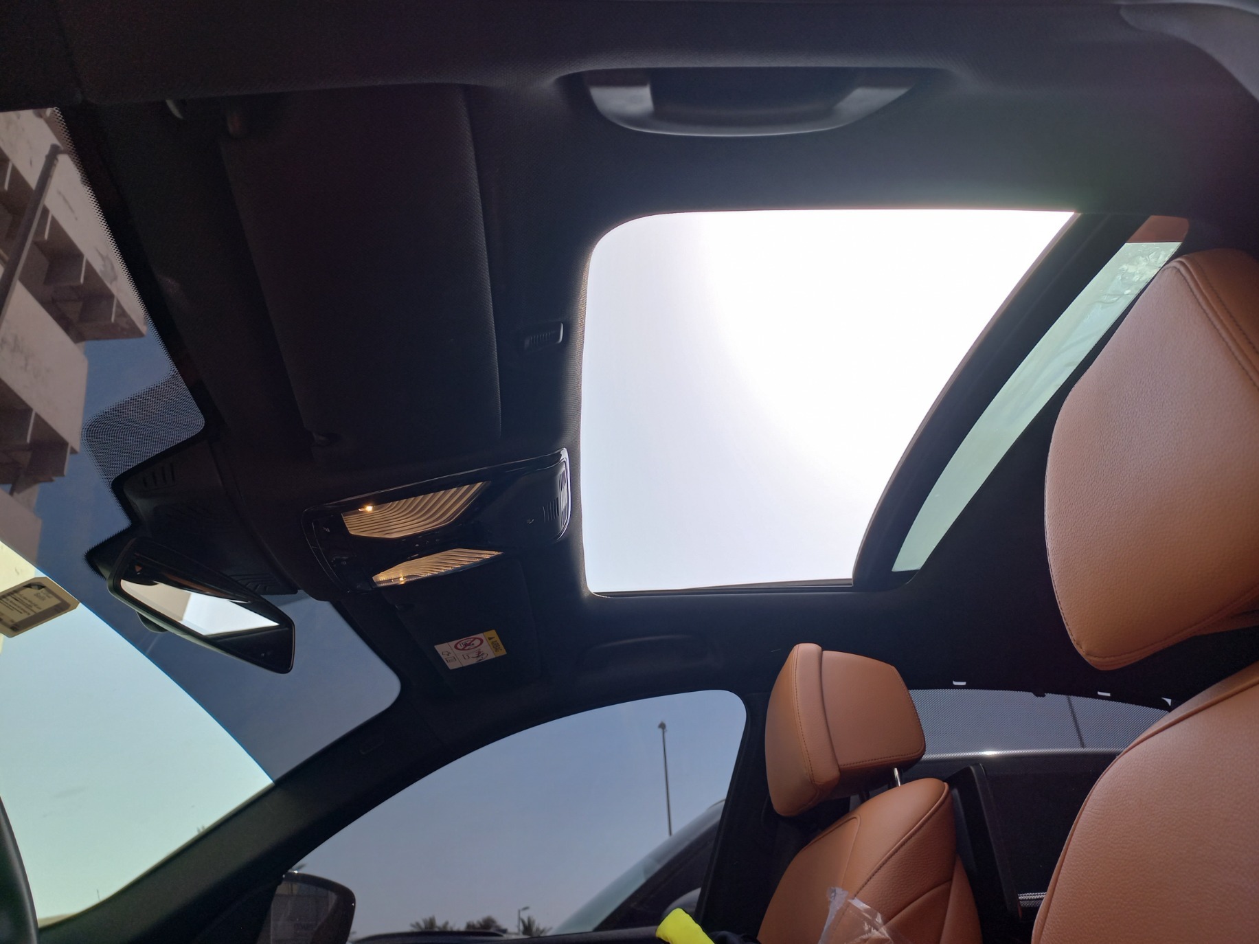 Car image 24