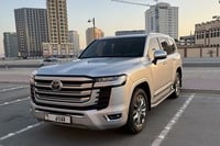 Used 2022 Toyota Land Cruiser for sale in Dubai