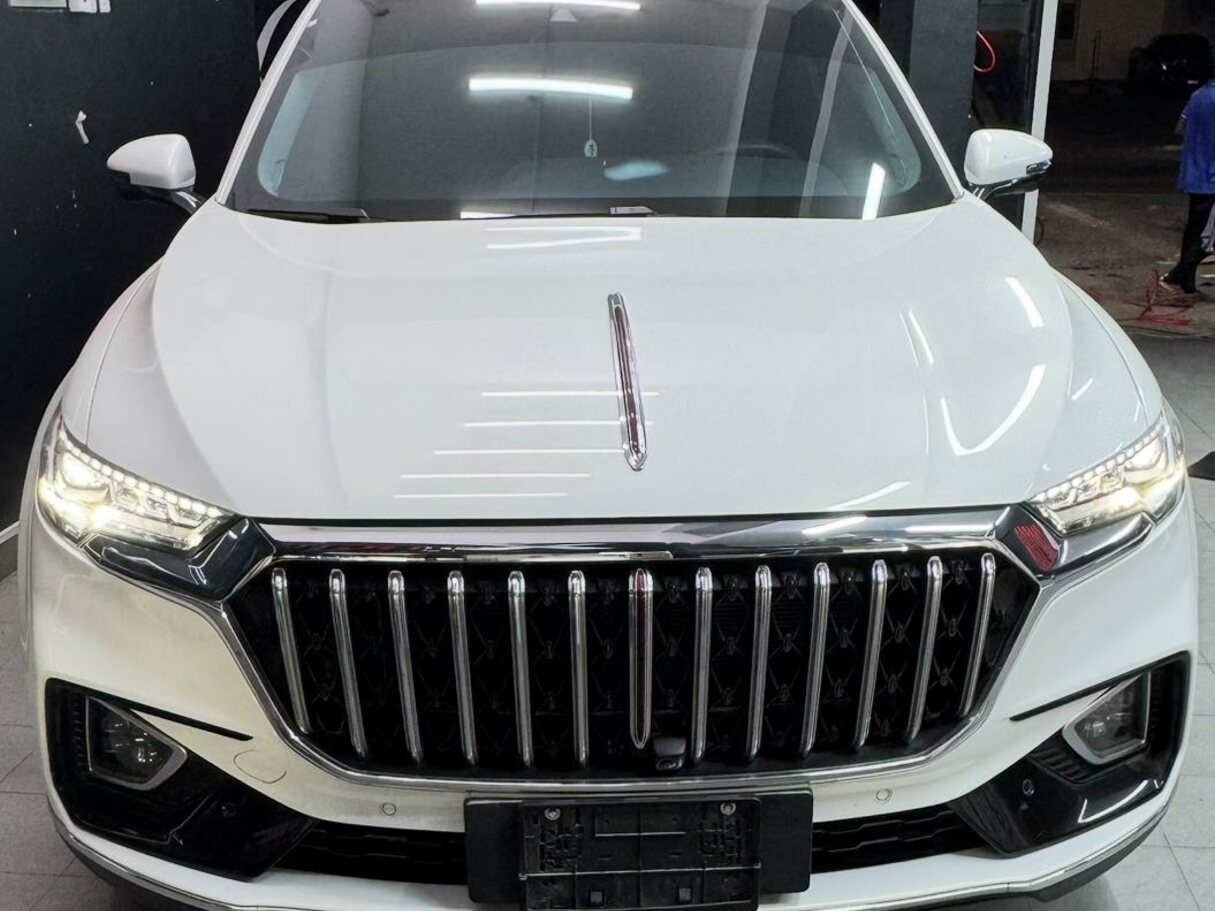 Car image 2