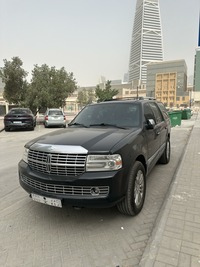 Used 2014 Lincoln Navigator for sale in Riyadh