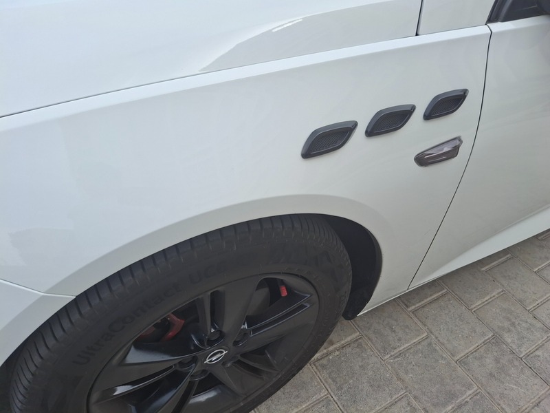 Used 2022 Opel Insignia for sale in Dubai