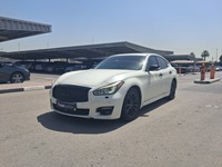 Used 2017 Infiniti Q70 for sale in Dubai