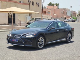 Lexus LS500H Used 2020 Lexus LS500H for sale in Jeddah