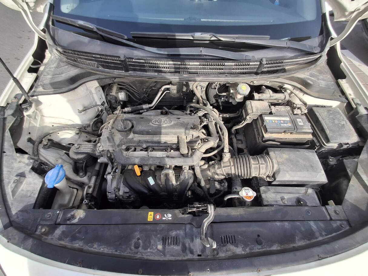 Car image 25